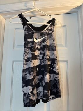 Nike Black & White Printed Tank Top